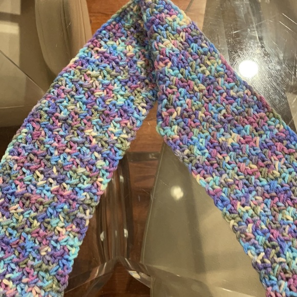 Girls pastel colored fringe scarf - Picture 3 of 3